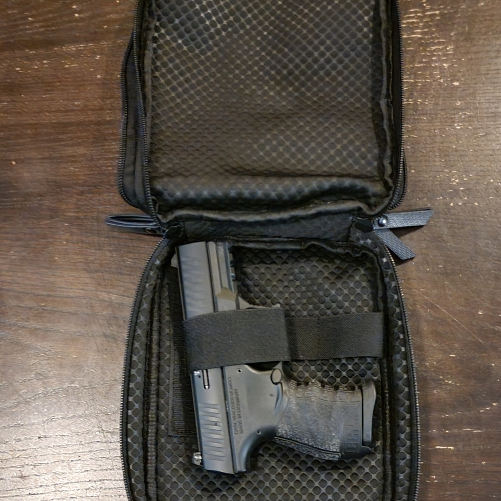 Black gently used Concealed Carry Bag / Cross Body.